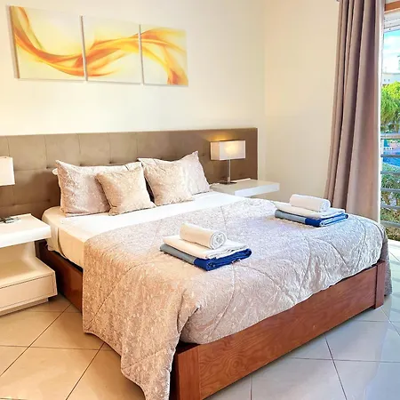 Luxurious T2 With Pool & Breathtaking Ocean Views By Becherish *