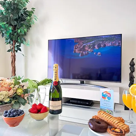 Apartament Luxurious T2 With Pool & Breathtaking Ocean Views By Becherish