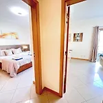 Luxurious T2 With Pool & Breathtaking Ocean Views By Becherish