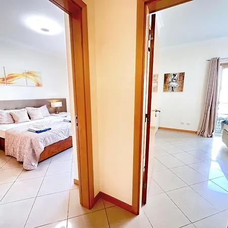 Luxurious T2 With Pool & Breathtaking Ocean Views By Becherish