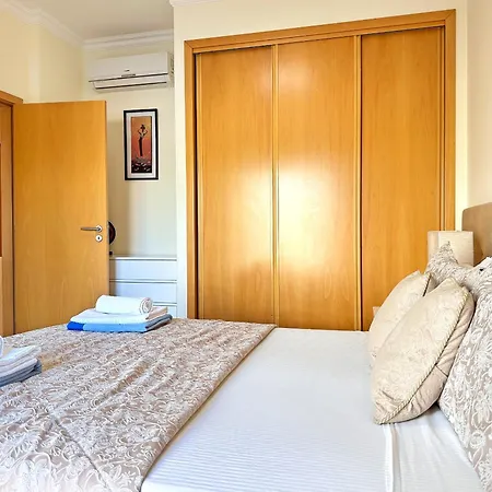 Luxurious T2 With Pool & Breathtaking Ocean Views By Becherish Apartment