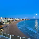 Apartment Luxurious T2 With Pool & Breathtaking Ocean Views By Becherish *