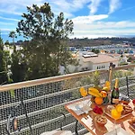 Luxurious T2 With Pool & Breathtaking Ocean Views By Becherish *